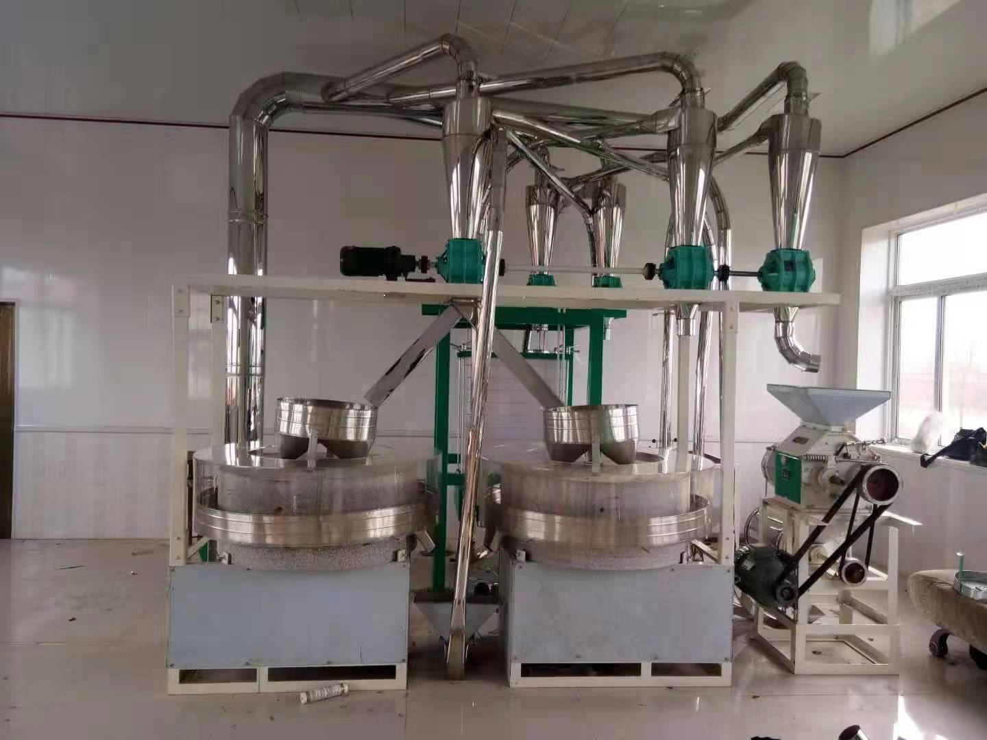 SM100×2+1×5T小麥?zhǔn)テ胶Y制粉成套機組1